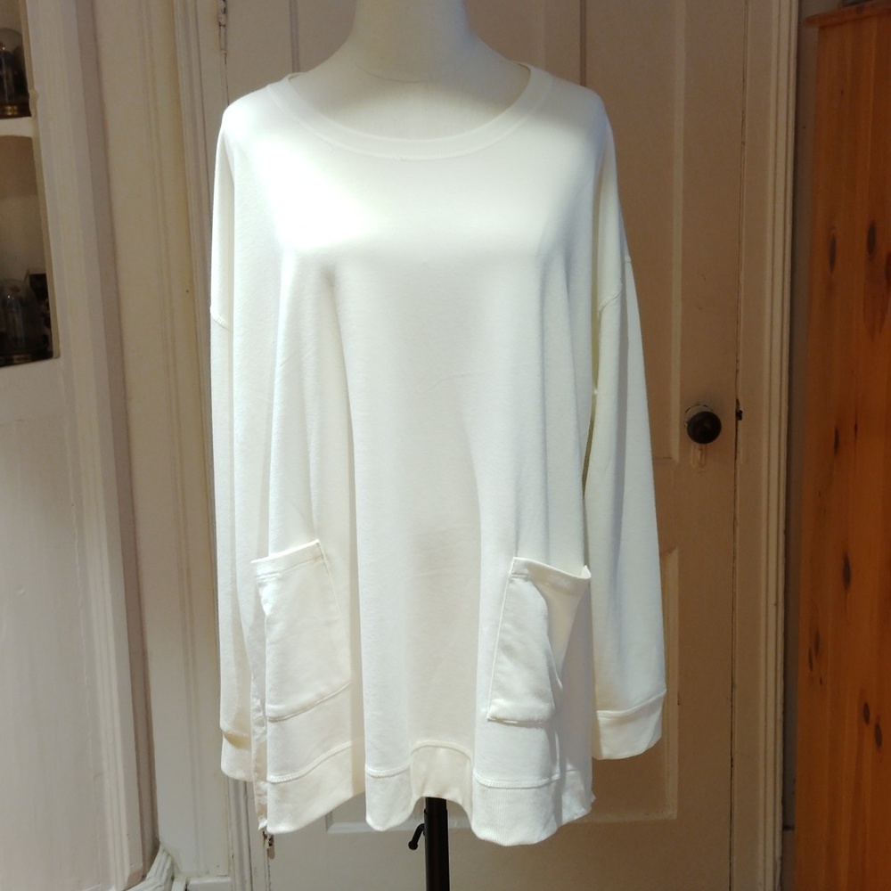 LOGO Lounge Pullover Top NWOT